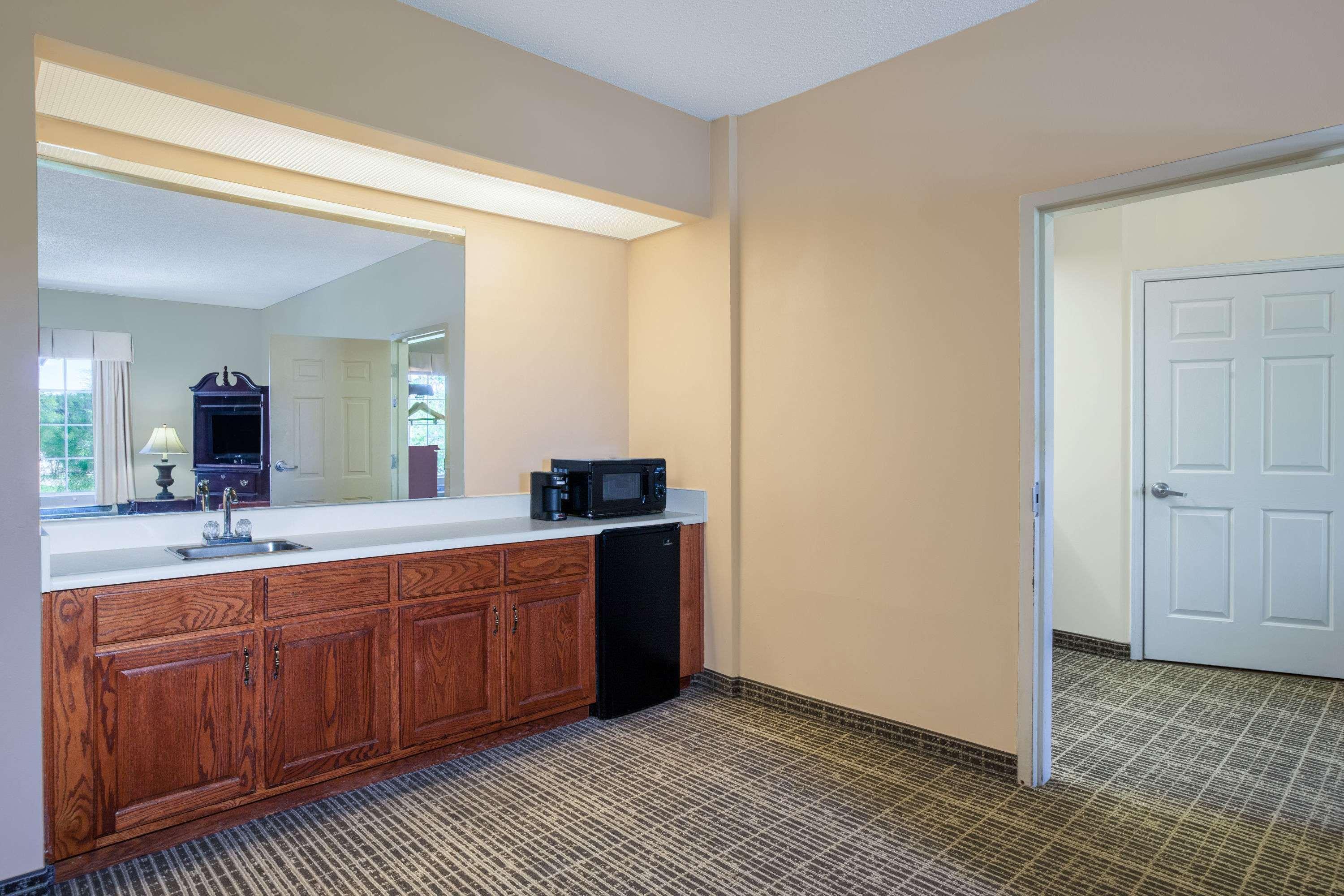 Baymont By Wyndham Lafayette Airport Otel Dış mekan fotoğraf